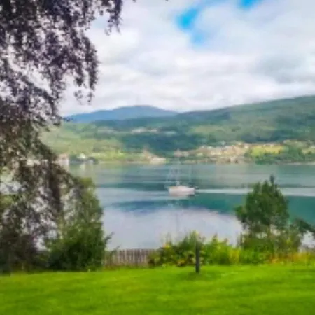 8 Person In Innvik-by Traum *
