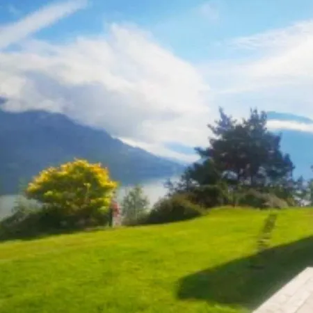 Holiday Home Innvik 度假居
