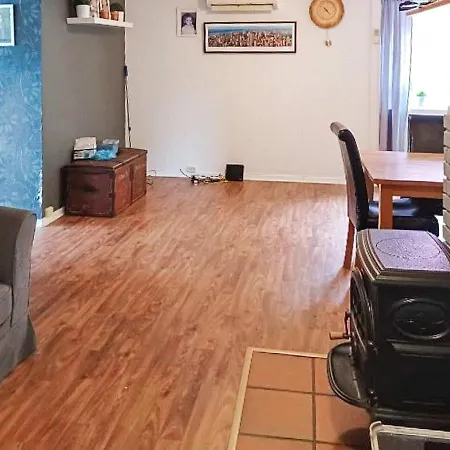 Holiday Home Innvik 度假居 因维克